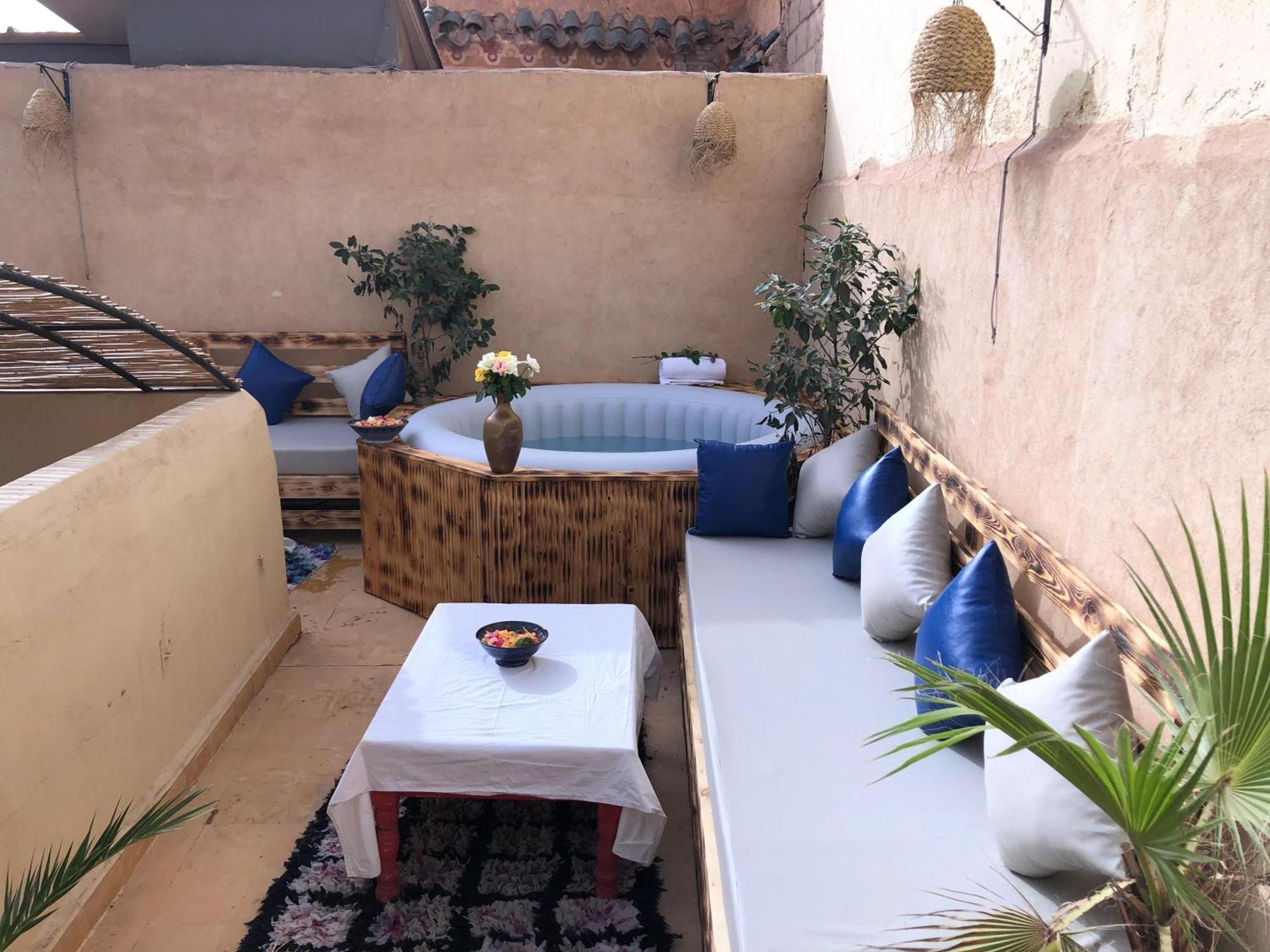 Riad Lazord De Marrakech Entier Marrakesh Exteriör bild