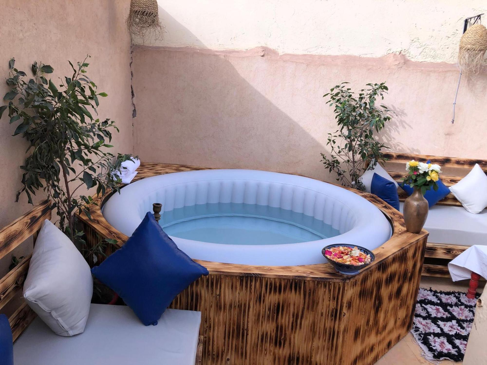 Riad Lazord De Marrakech Entier Marrakesh Exteriör bild