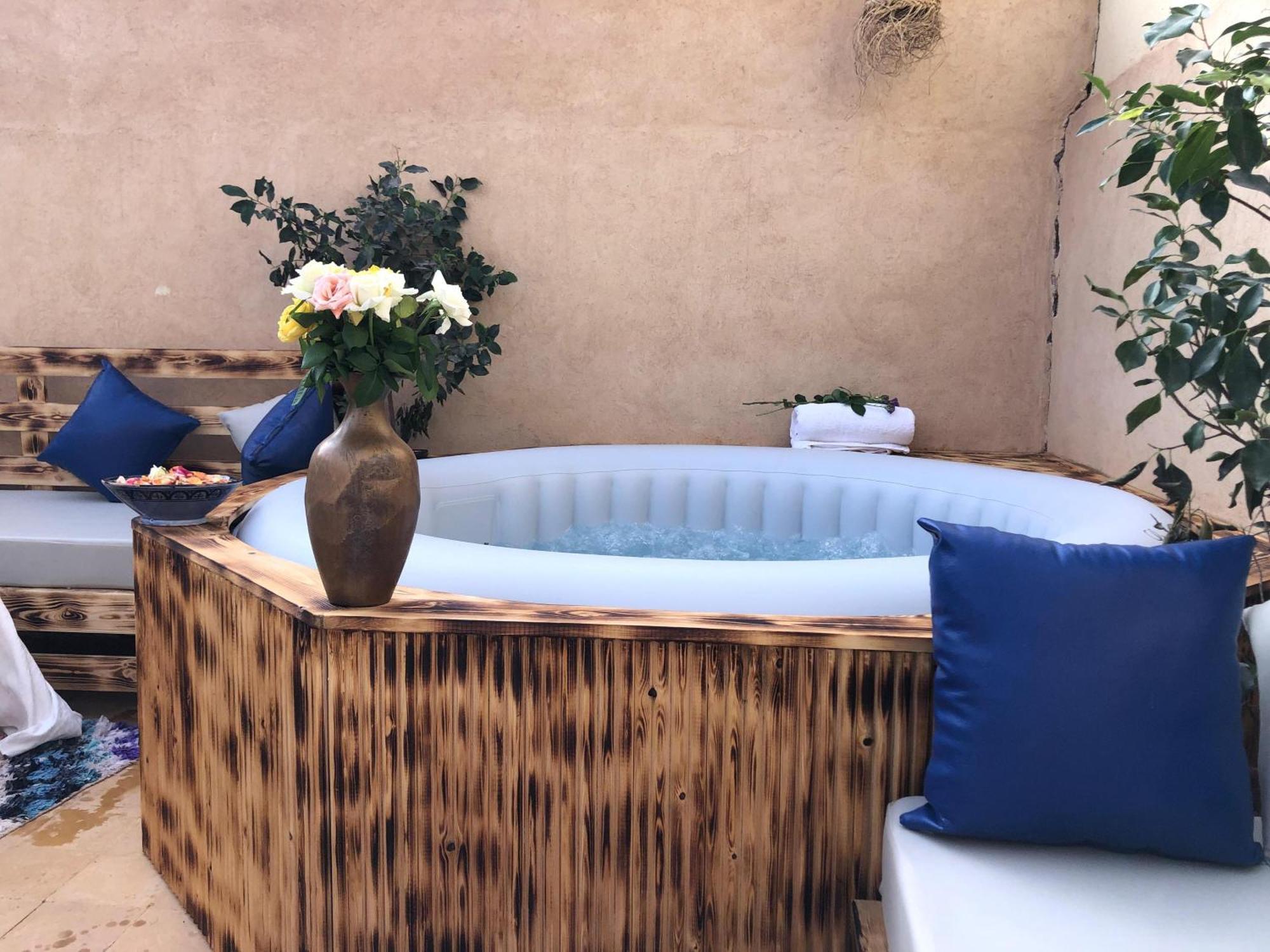 Riad Lazord De Marrakech Entier Marrakesh Exteriör bild