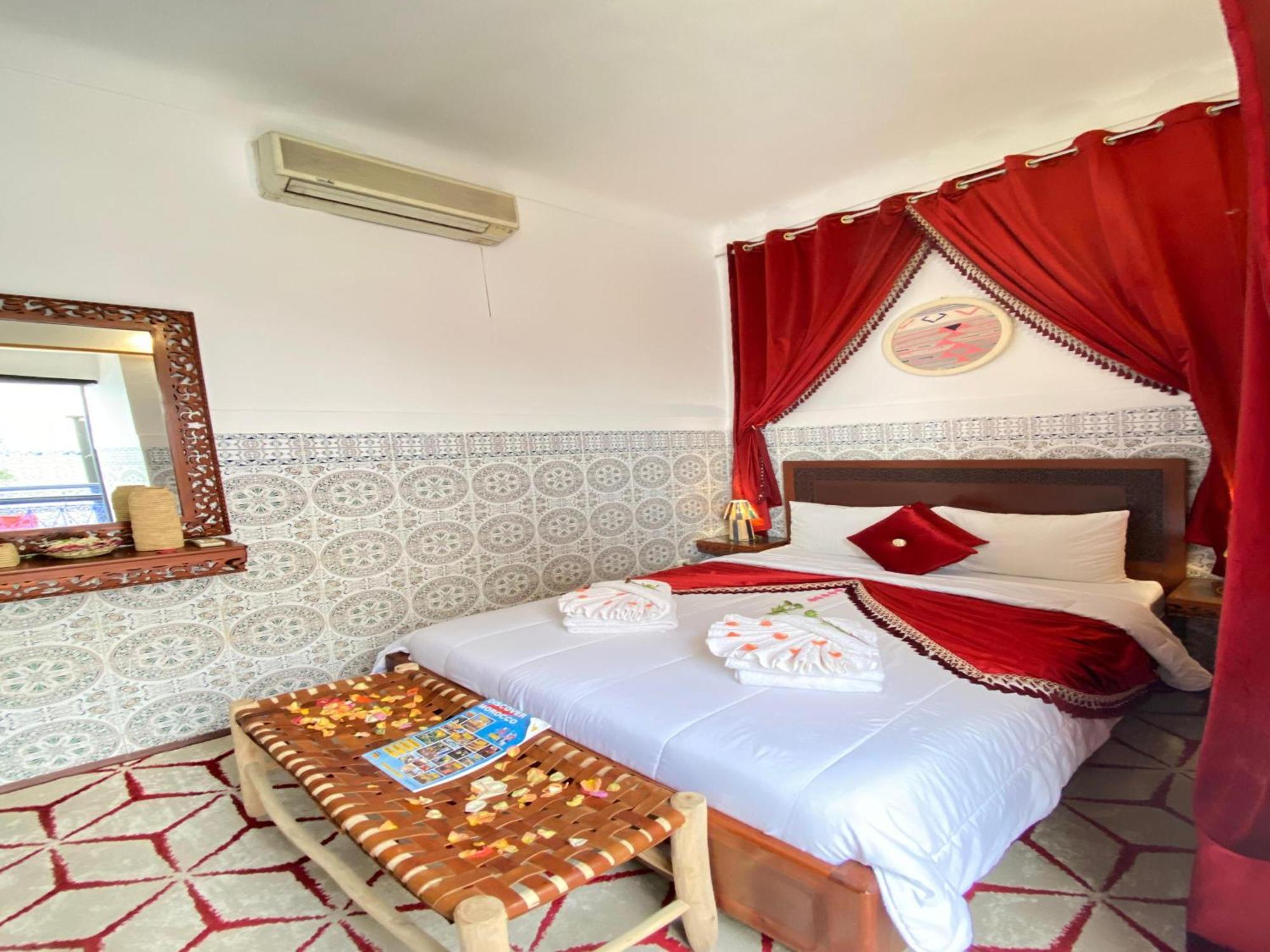 Riad Lazord De Marrakech Entier Marrakesh Exteriör bild